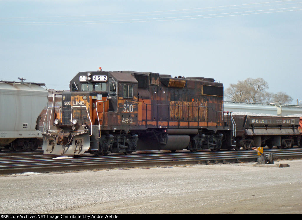 SOO 4512 about to leave with a Madison branch ballast train